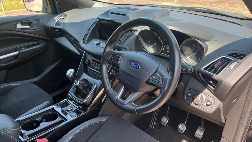 Ford Kuga 2.0 TDCi ST-Line 5dr 2WD Diesel Estate - Image 11