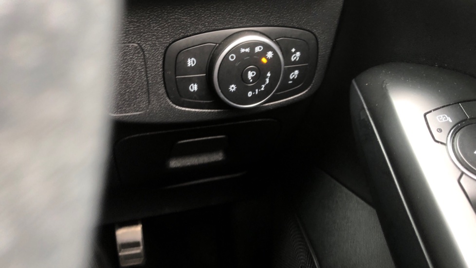 Ford Focus 1.0 EcoBoost 125 ST-Line X 5dr Auto Petrol Hatchback - Image 27