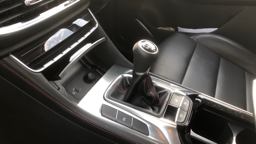 MG HS 1.5 T-GDI Excite 5dr Petrol Hatchback - Image 13