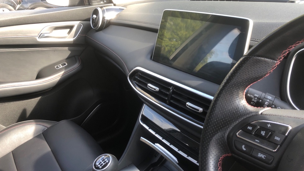 MG HS 1.5 T-GDI Excite 5dr Petrol Hatchback - Image 14