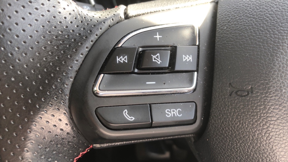 MG HS 1.5 T-GDI Excite 5dr Petrol Hatchback - Image 25
