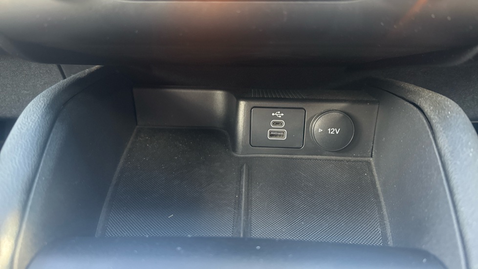 Ford Kuga 1.5 EcoBoost 150 ST-Line Edition 5dr Petrol Estate - Image 31