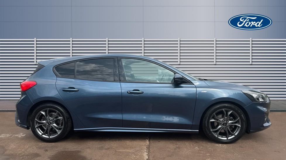 Ford Focus 1.0 EcoBoost 125 ST-Line 5dr Petrol Hatchback - Image 5