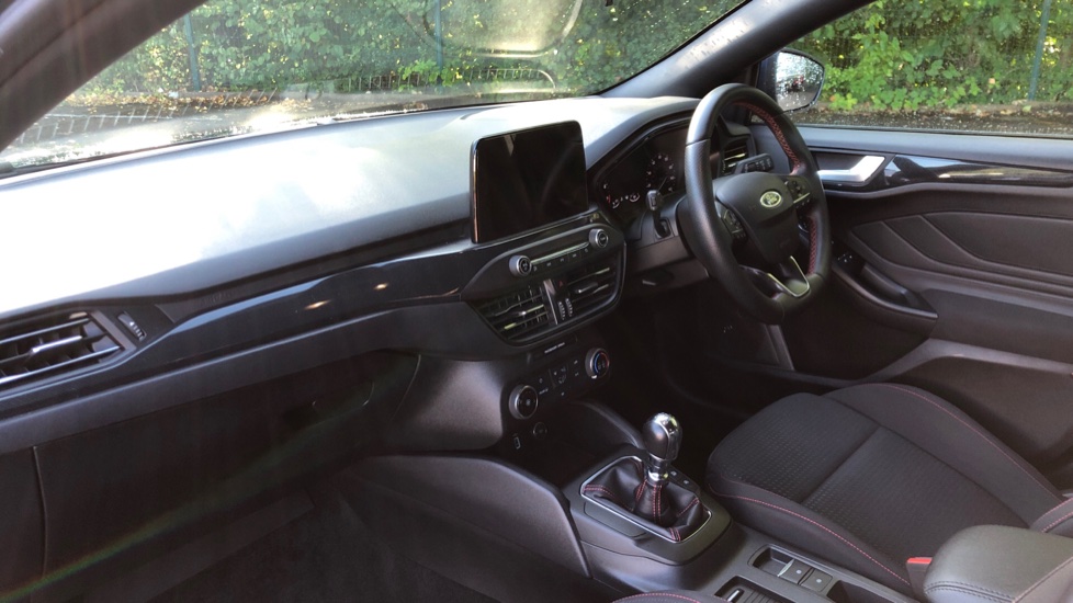 Ford Focus 1.0 EcoBoost 125 ST-Line 5dr Petrol Hatchback - Image 9