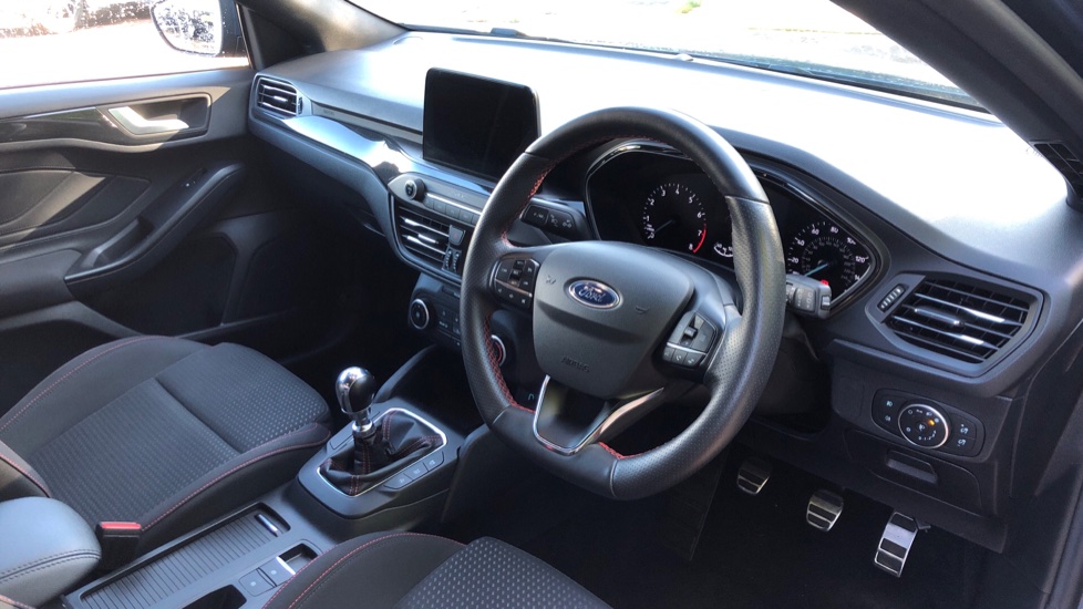Ford Focus 1.0 EcoBoost 125 ST-Line 5dr Petrol Hatchback - Image 11