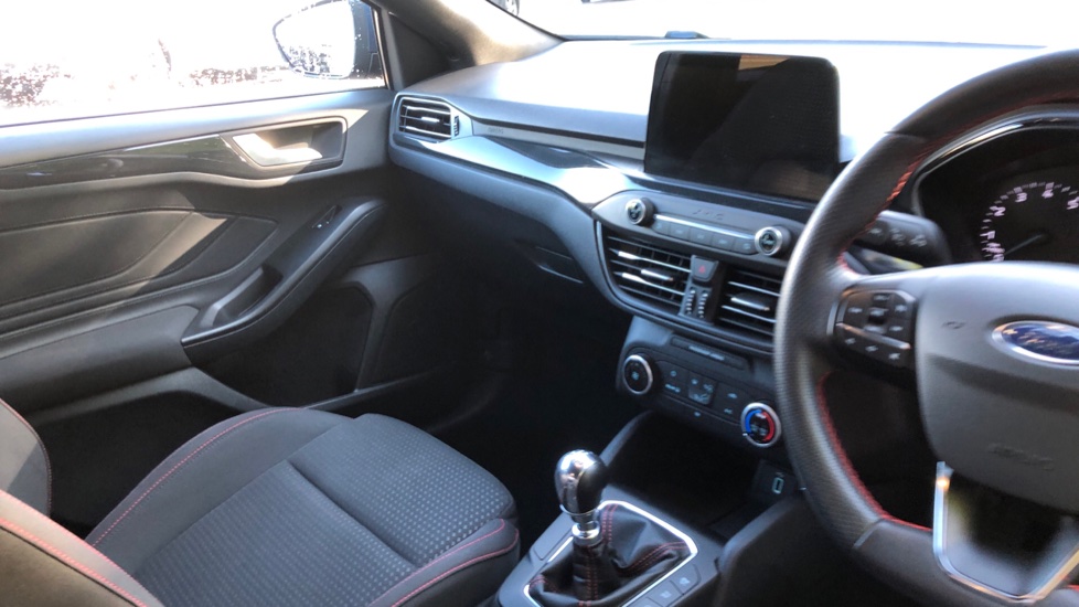 Ford Focus 1.0 EcoBoost 125 ST-Line 5dr Petrol Hatchback - Image 14