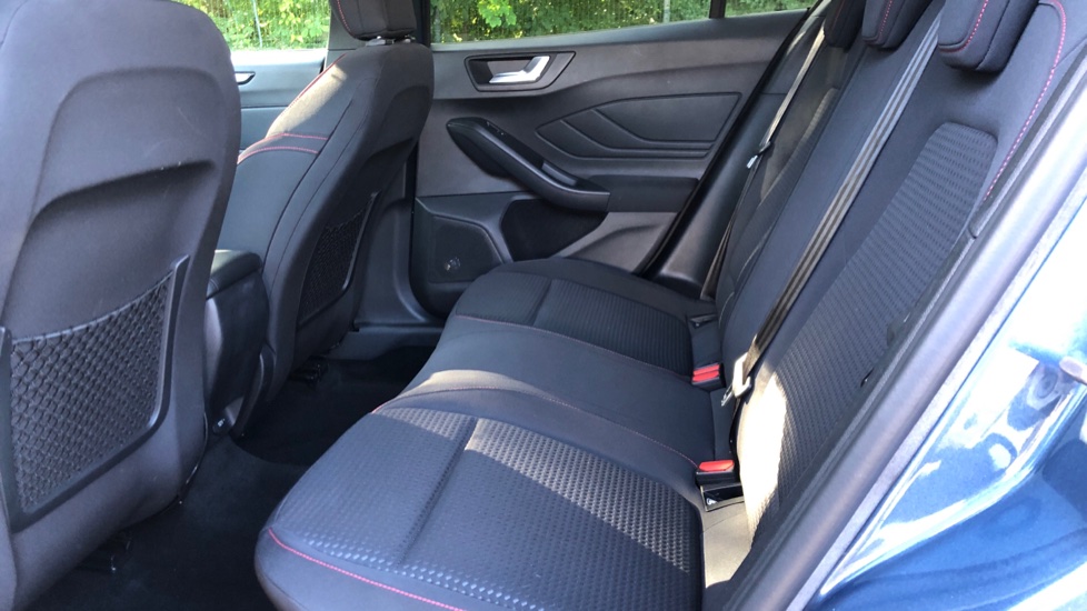 Ford Focus 1.0 EcoBoost 125 ST-Line 5dr Petrol Hatchback - Image 16