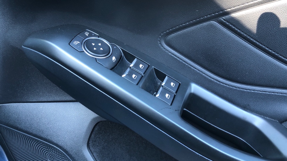 Ford Focus 1.0 EcoBoost 125 ST-Line 5dr Petrol Hatchback - Image 38