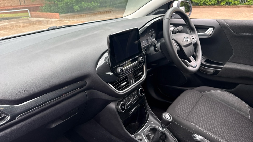 Ford Puma 1.0 EcoBoost Hybrid mHEV Titanium 5dr Petrol Hatchback - Image 9
