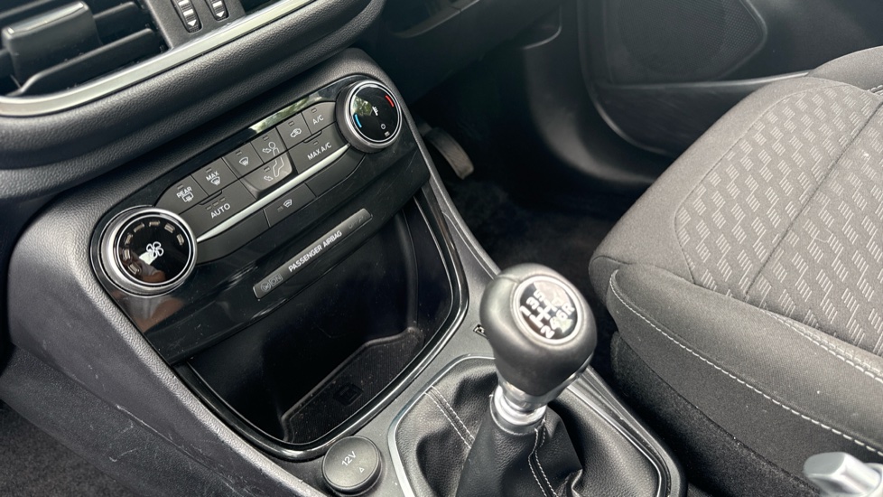 Ford Puma 1.0 EcoBoost Hybrid mHEV Titanium 5dr Petrol Hatchback - Image 13