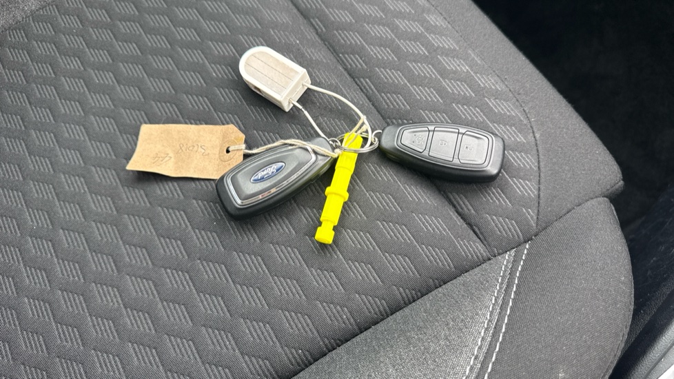 Ford Puma 1.0 EcoBoost Hybrid mHEV Titanium 5dr Petrol Hatchback - Image 19