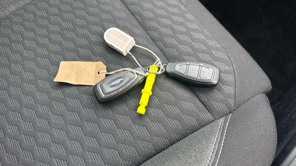 Ford Puma 1.0 EcoBoost Hybrid mHEV Titanium 5dr Petrol Hatchback - Image 20