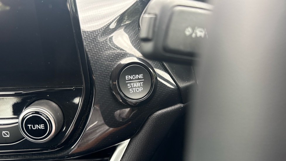 Ford Puma 1.0 EcoBoost Hybrid mHEV Titanium 5dr Petrol Hatchback - Image 25