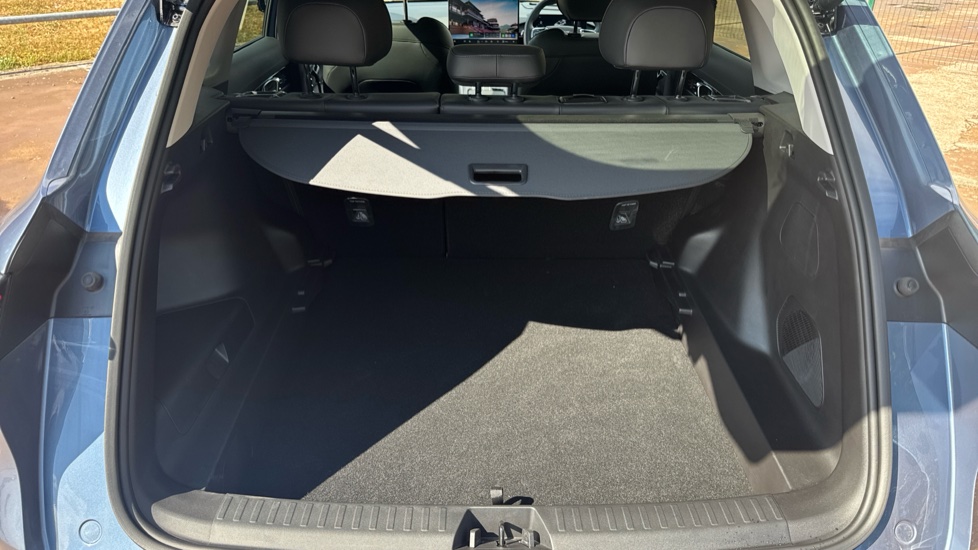 Geely Starray 1.5 EM-i Ultra 5dr Auto Estate - Image 4