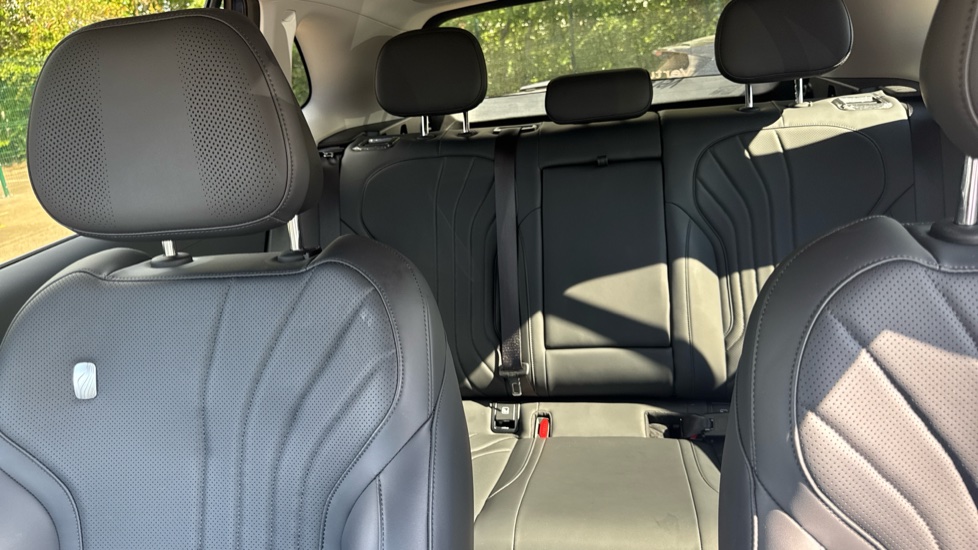 Geely Starray 1.5 EM-i Ultra 5dr Auto Estate - Image 15