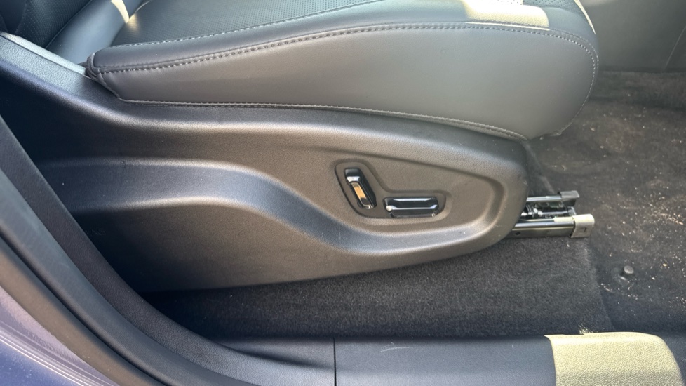 Geely Starray 1.5 EM-i Ultra 5dr Auto Estate - Image 33