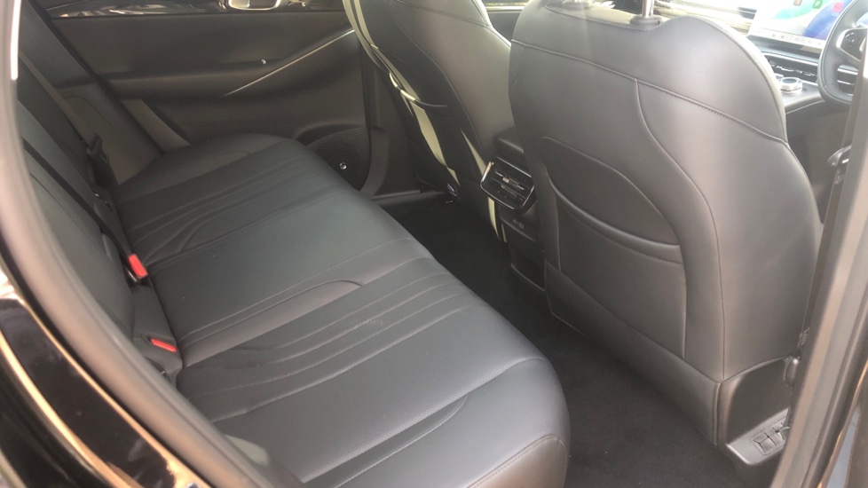 Geely Starray 1.5 EM-i Ultra 5dr Auto Estate - Image 15