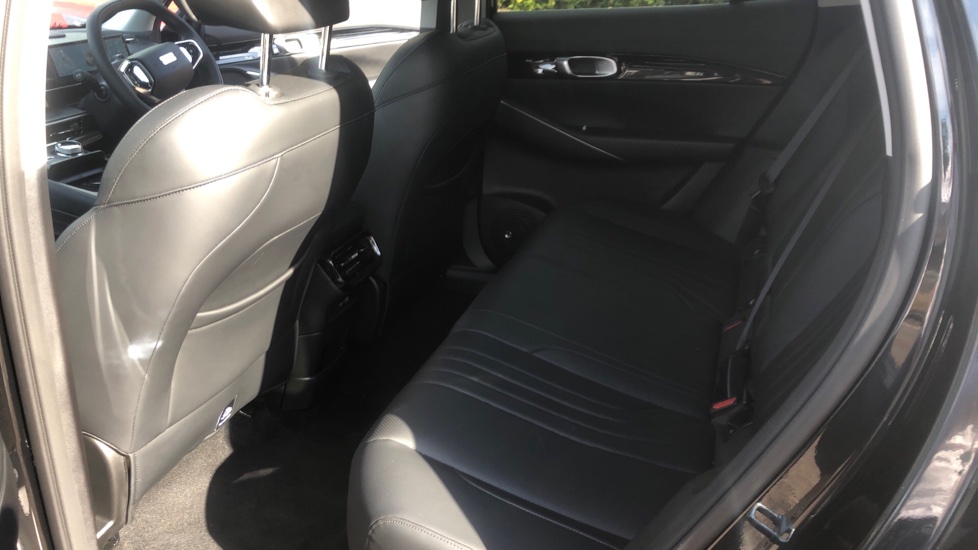 Geely Starray 1.5 EM-i Ultra 5dr Auto Estate - Image 16