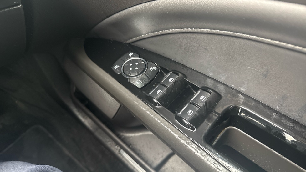 Ford Mondeo 1.5 EcoBoost 165 Titanium Edition 5dr Petrol Hatchback - Image 29