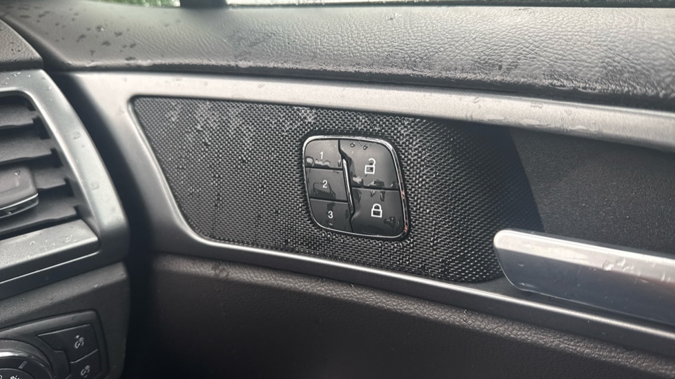 Ford Mondeo 1.5 EcoBoost 165 Titanium Edition 5dr Petrol Hatchback - Image 30