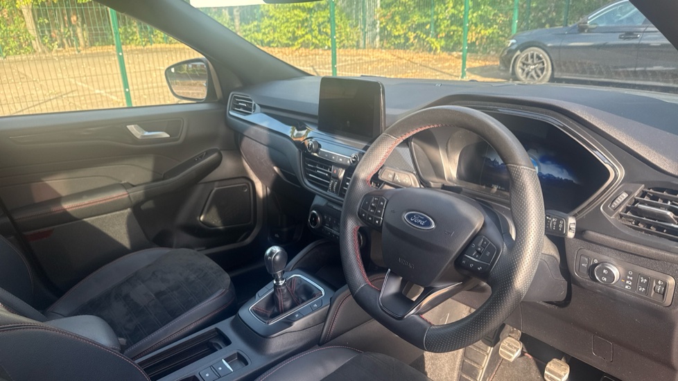 Ford Kuga 1.5 EcoBoost 150 ST-Line X Edition 5dr Petrol Estate - Image 11