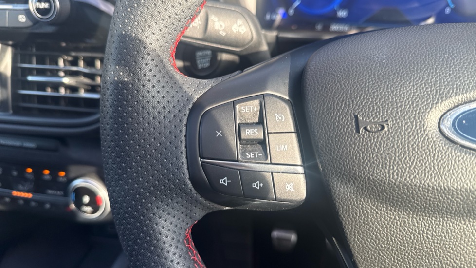 Ford Kuga 1.5 EcoBoost 150 ST-Line X Edition 5dr Petrol Estate - Image 22