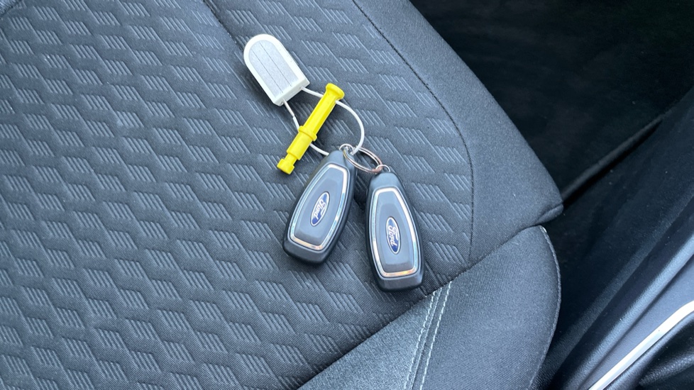 Ford Puma 1.0 EcoBoost Hybrid mHEV Titanium 5dr Petrol Hatchback - Image 20