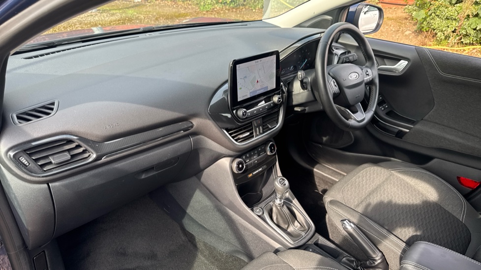 Ford Puma 1.0 EcoBoost Hybrid mHEV Titanium 5dr Petrol Hatchback - Image 9