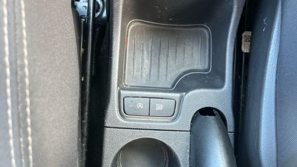 Ford KA+ 1.2 85 Zetec 5dr Petrol Hatchback - Image 23