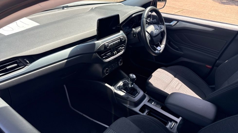 Ford Focus 1.0 EcoBoost 125 Active 5dr Petrol Hatchback - Image 9