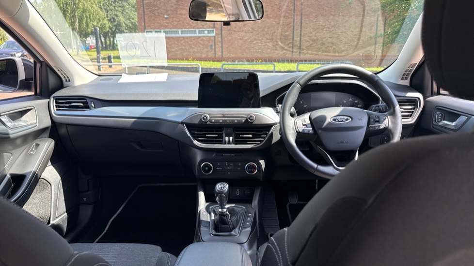 Ford Focus 1.0 EcoBoost 125 Active 5dr Petrol Hatchback - Image 10