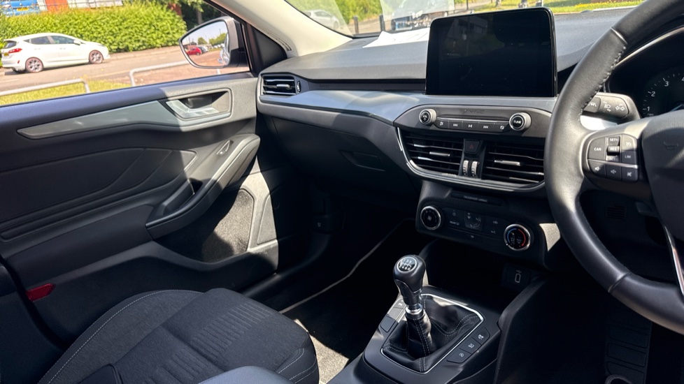 Ford Focus 1.0 EcoBoost 125 Active 5dr Petrol Hatchback - Image 14