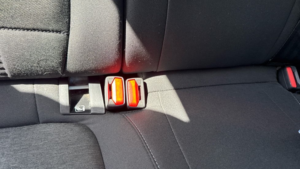 Ford Focus 1.0 EcoBoost 125 Active 5dr Petrol Hatchback - Image 17