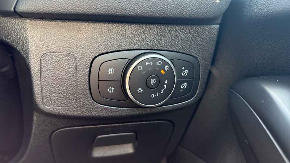 Ford Focus 1.0 EcoBoost 125 Active 5dr Petrol Hatchback - Image 22