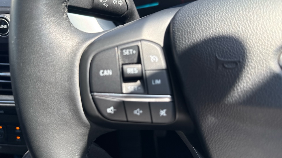 Ford Focus 1.0 EcoBoost 125 Active 5dr Petrol Hatchback - Image 24