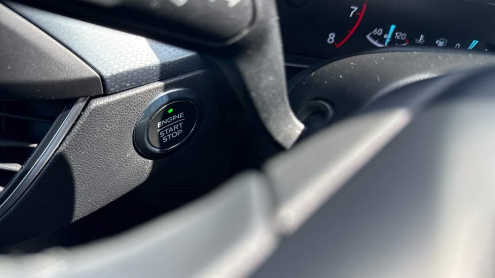 Ford Focus 1.0 EcoBoost 125 Active 5dr Petrol Hatchback - Image 30