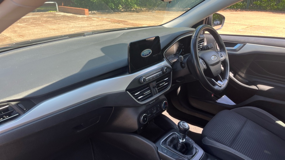 Ford Focus 1.0 EcoBoost 100 Zetec 5dr Petrol Hatchback - Image 9