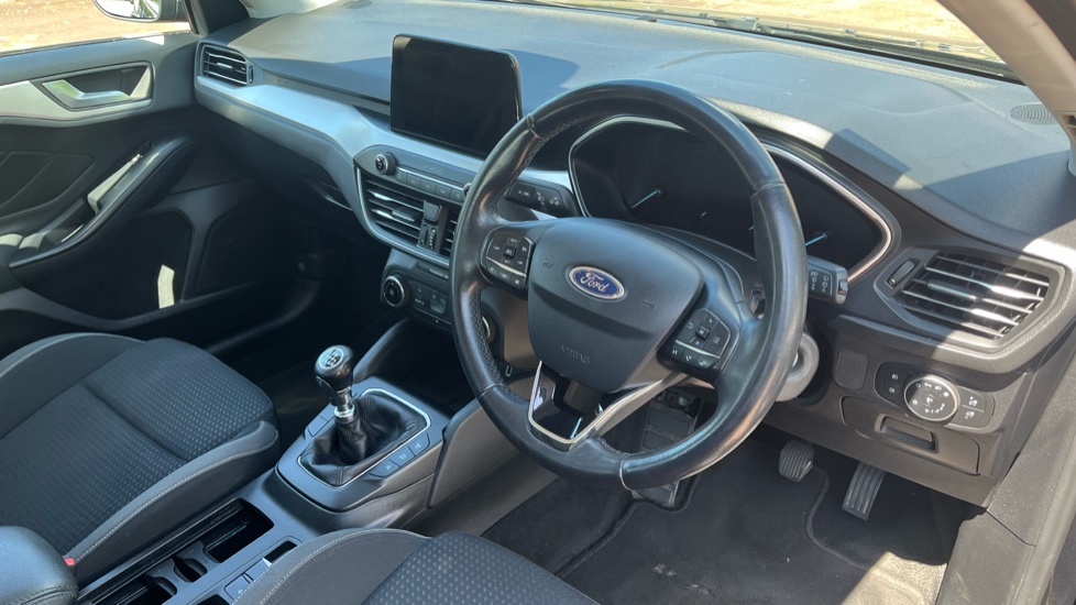 Ford Focus 1.0 EcoBoost 100 Zetec 5dr Petrol Hatchback - Image 11