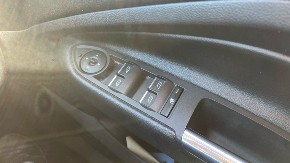 Ford Kuga 2.0 TDCi Titanium Edition 5dr 2WD Diesel Estate - Image 26