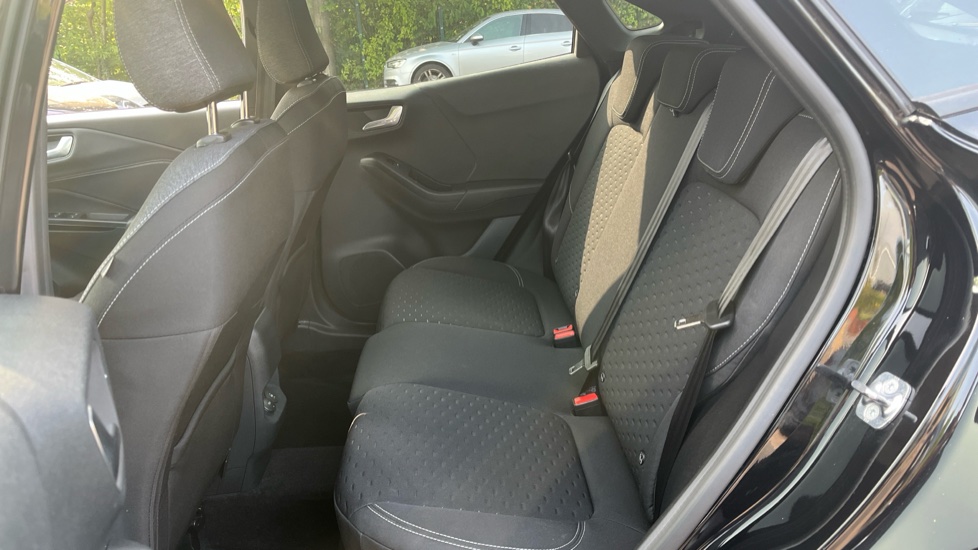 Ford Puma 1.0 EcoBoost Hybrid mHEV Titanium 5dr DCT Petrol Hatchback - Image 16