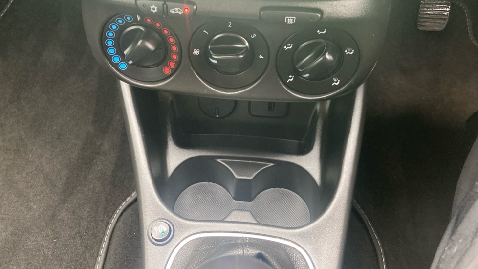 Vauxhall Corsa 1.4 [75] Griffin 5dr Petrol Hatchback - Image 33