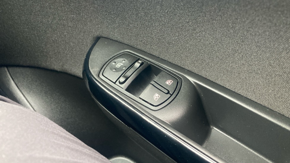 Vauxhall Corsa 1.4 [75] Griffin 5dr Petrol Hatchback - Image 39