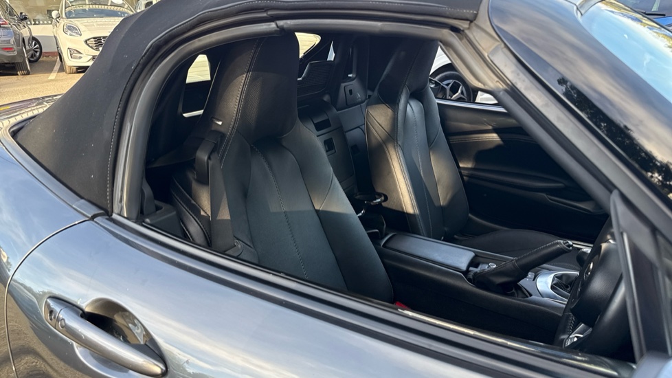 Mazda MX-5 2.0 [184] Exclusive-Line 2dr Petrol Convertible - Image 15
