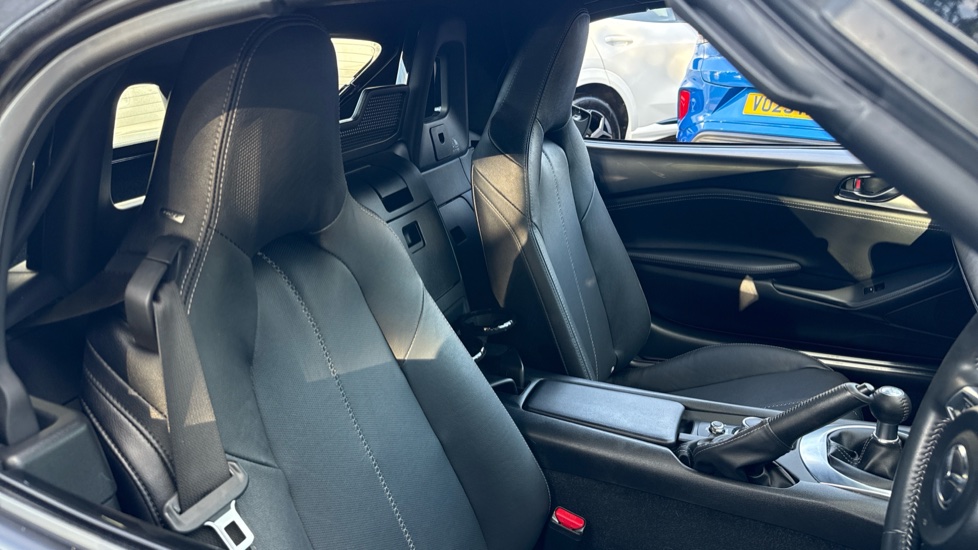 Mazda MX-5 2.0 [184] Exclusive-Line 2dr Petrol Convertible - Image 16