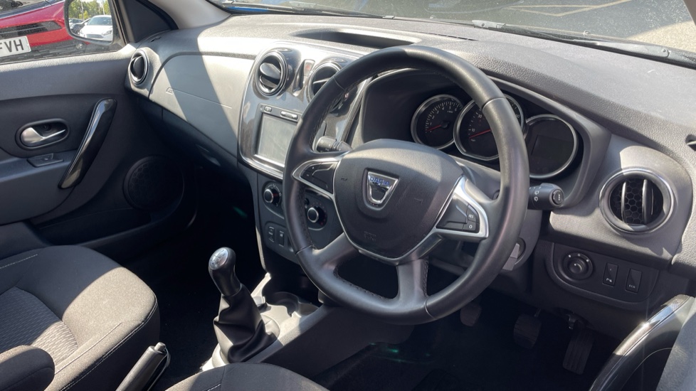 Dacia Sandero 0.9 TCe Comfort 5dr Petrol Hatchback - Image 11
