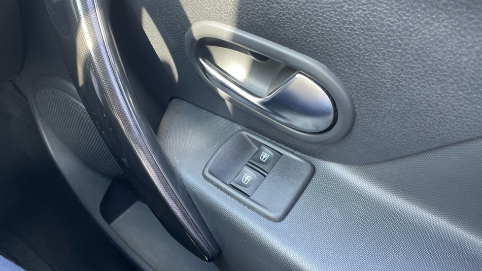 Dacia Sandero 0.9 TCe Comfort 5dr Petrol Hatchback - Image 35