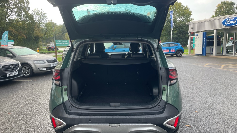 Kia Sportage 1.6T GDi HEV 3 5dr Auto Hybrid Estate - Image 4