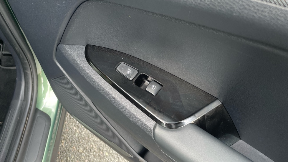 Kia Sportage 1.6T GDi HEV 3 5dr Auto Hybrid Estate - Image 31