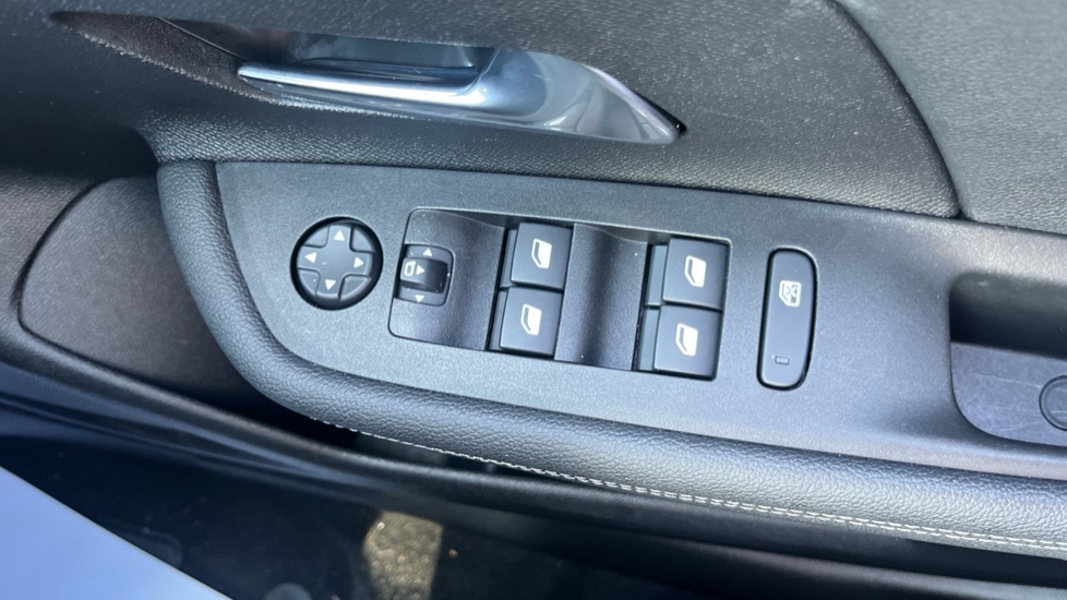 Vauxhall Mokka 100kW Ultimate 50kWh 5dr Auto Electric Hatchback - Image 19