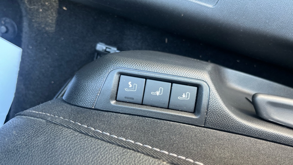Vauxhall Mokka 100kW Ultimate 50kWh 5dr Auto Electric Hatchback - Image 33